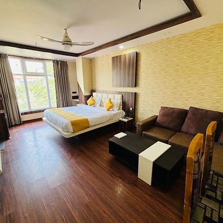 Kings Inn Hotel Ранчи Экстерьер фото