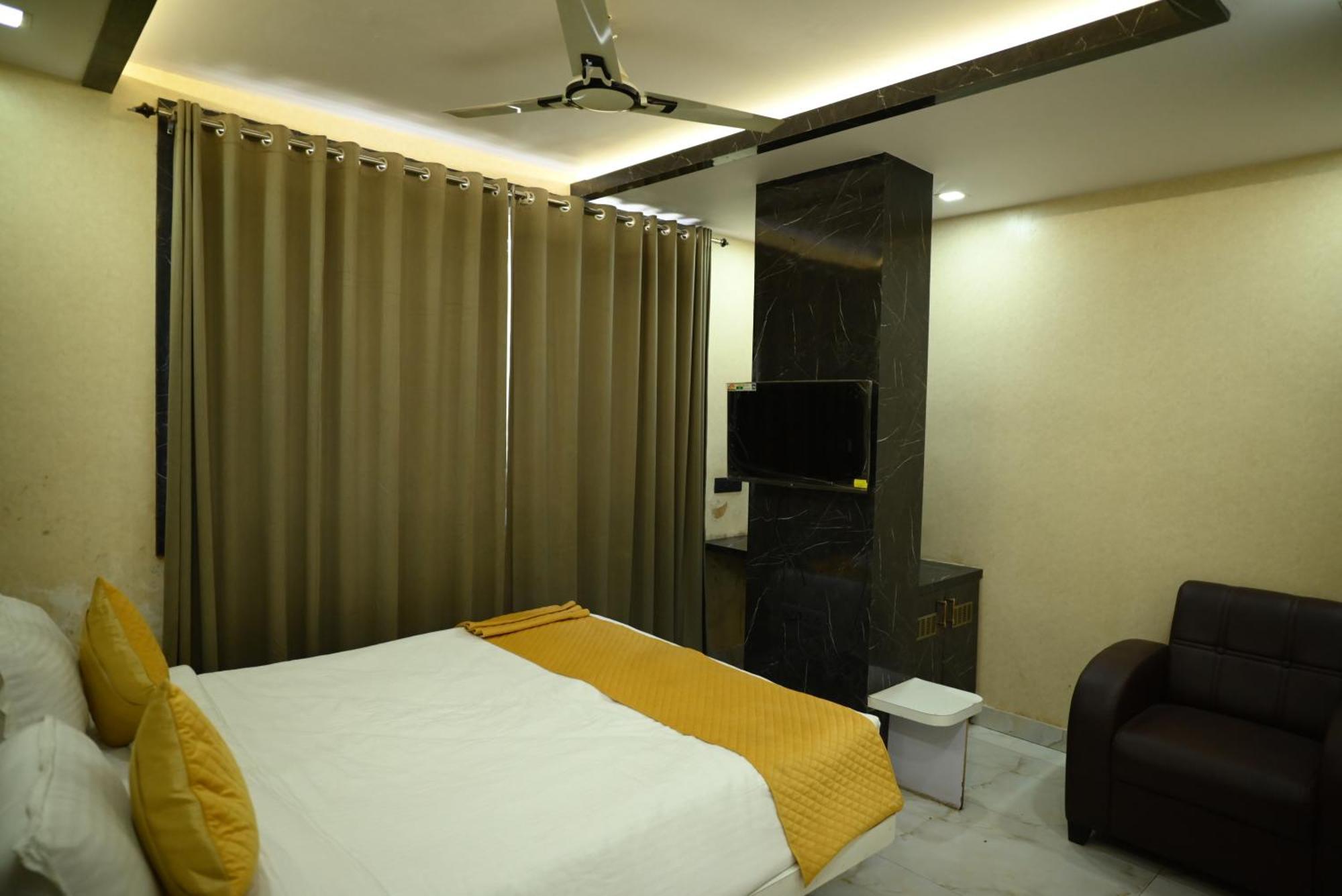 Kings Inn Hotel Ранчи Экстерьер фото