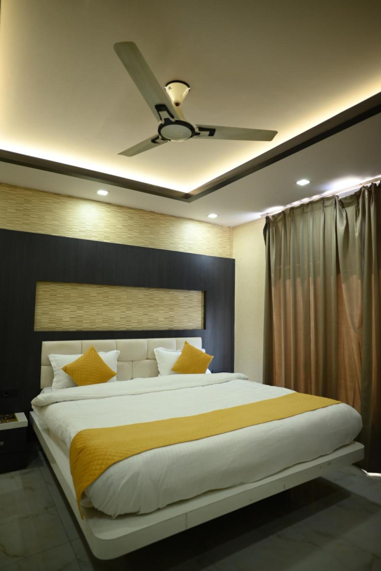 Kings Inn Hotel Ранчи Экстерьер фото